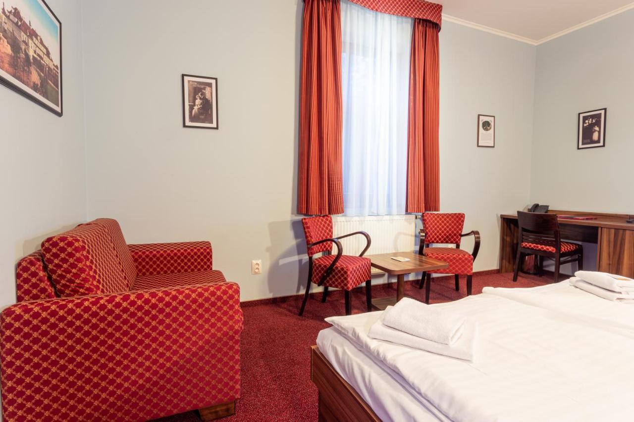 Hotel Studanka Рихнов-над-Кнежноу Экстерьер фото