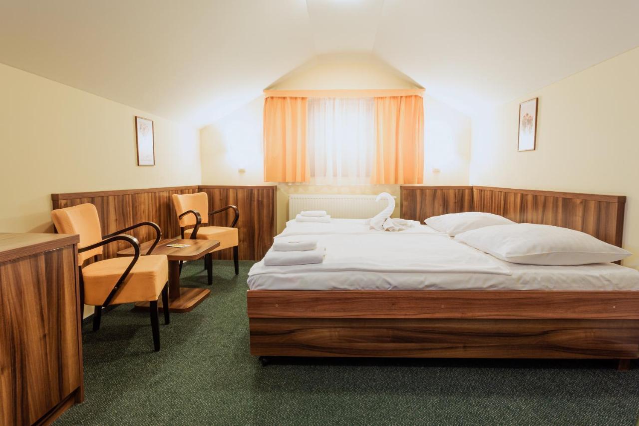 Hotel Studanka Рихнов-над-Кнежноу Экстерьер фото