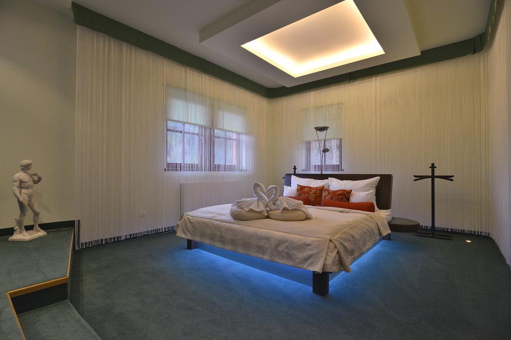 Hotel Studanka Рихнов-над-Кнежноу Экстерьер фото